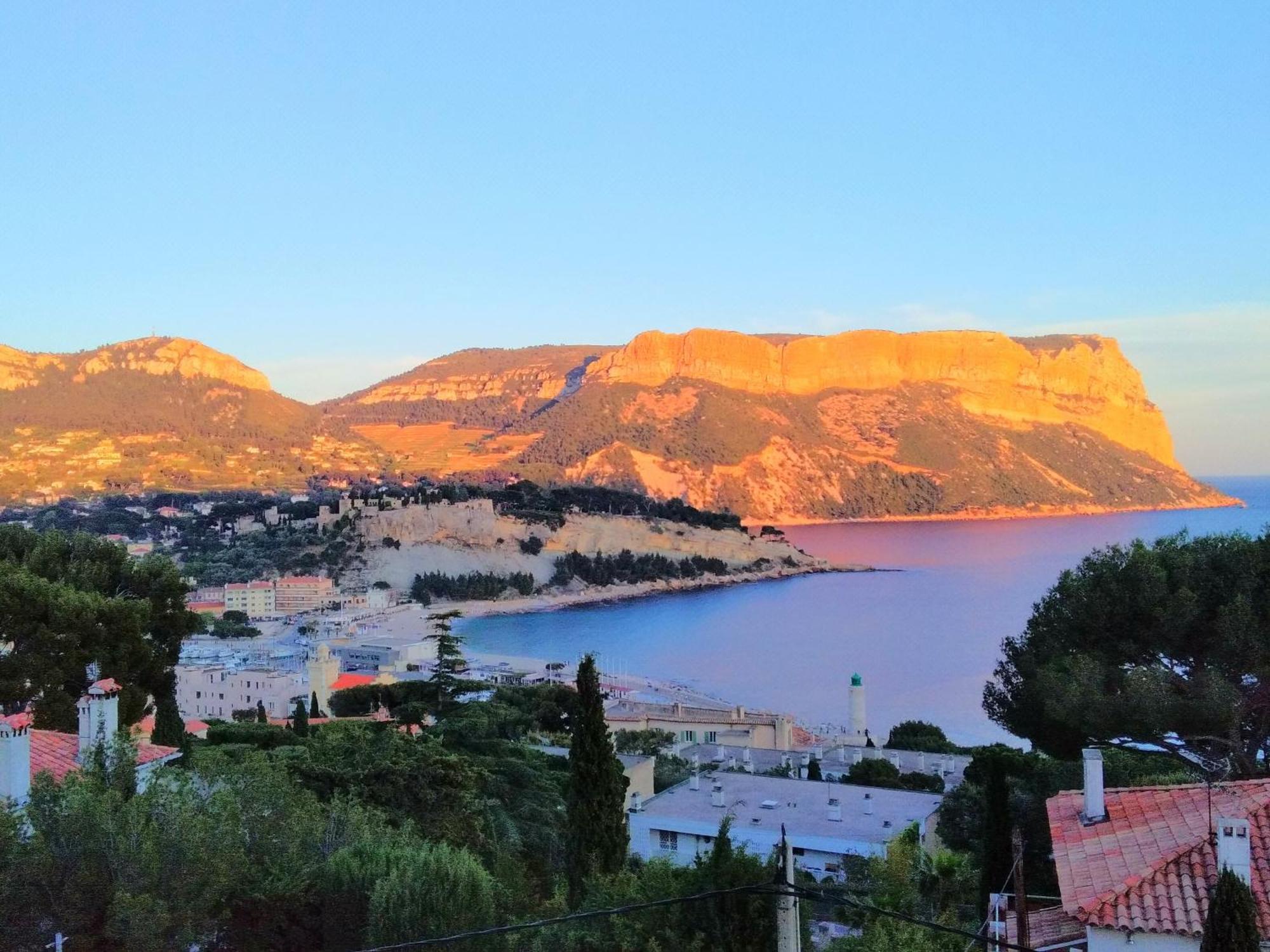 Camping Aux Portes De Cassis โรกฟอร์ต-ลา-เบดูล ภายนอก รูปภาพ