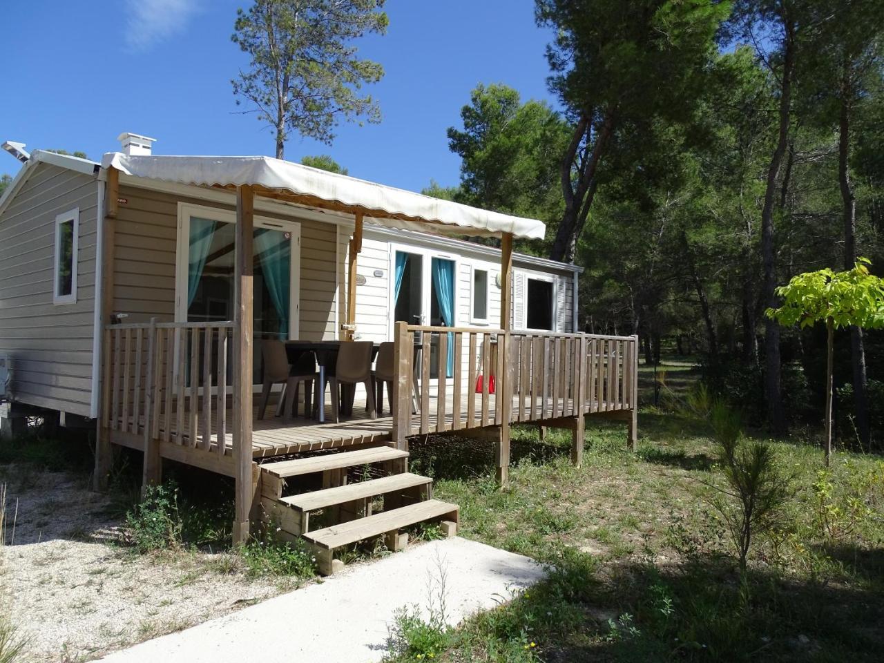 Camping Aux Portes De Cassis โรกฟอร์ต-ลา-เบดูล ภายนอก รูปภาพ