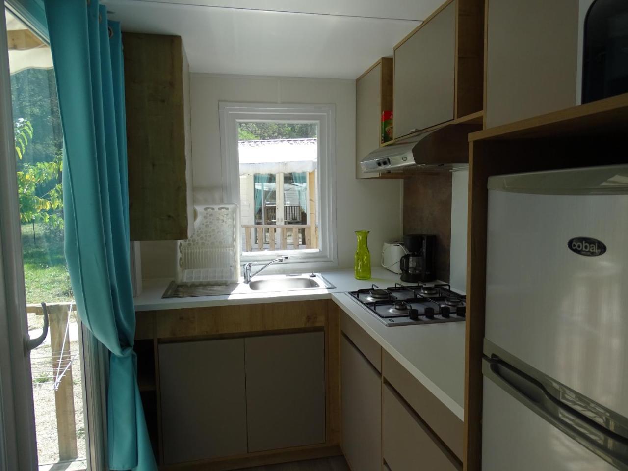 Camping Aux Portes De Cassis โรกฟอร์ต-ลา-เบดูล ภายนอก รูปภาพ
